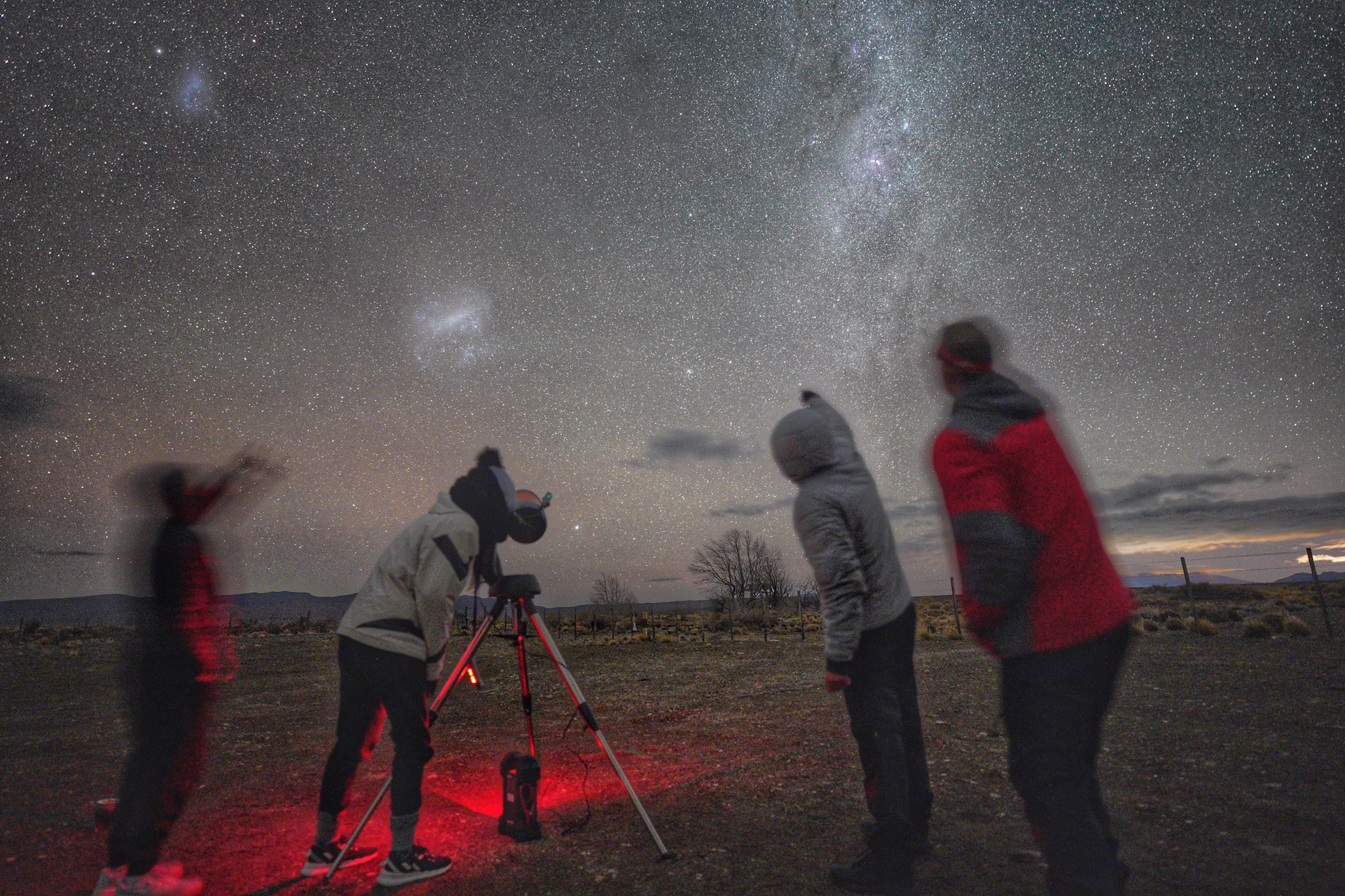 Observación nocturna bajo cielos extremadamente oscuros en la Ruta 12